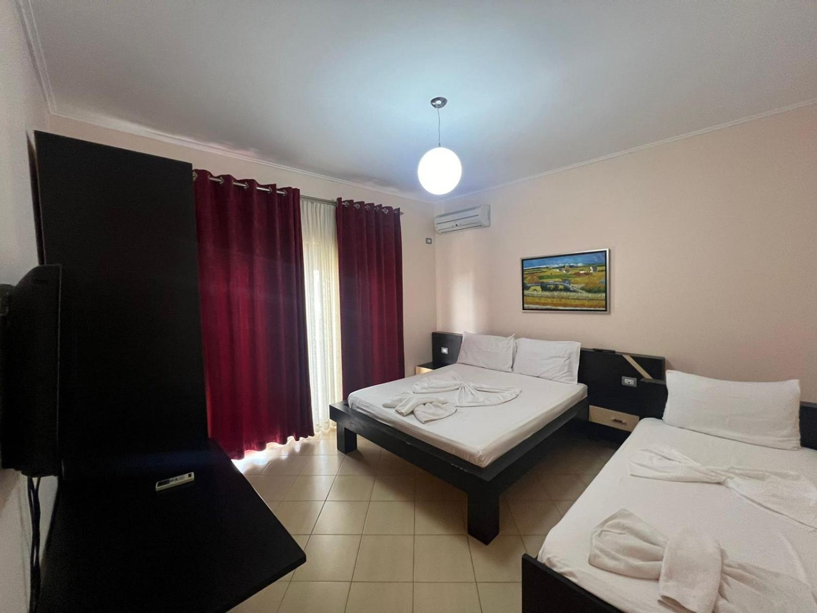 La Luna Hotel Ksamil Buitenkant foto