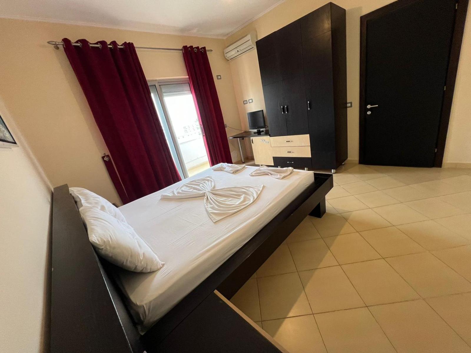 La Luna Hotel Ksamil Buitenkant foto